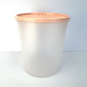 Tupperware Large Servalier stackable Canister  #1339-4 with lid